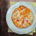 Pikantna pileća supa sa paprikama i rižom
